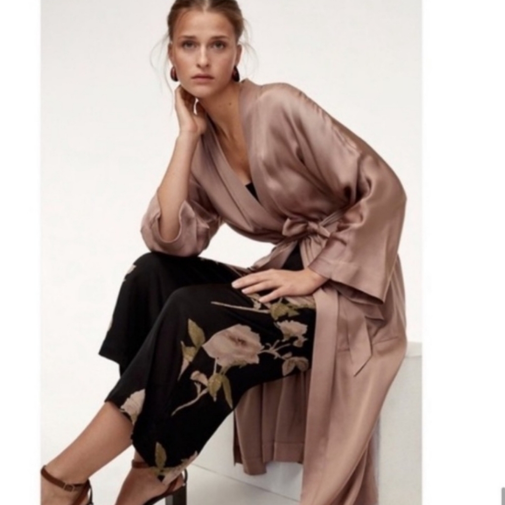 Aritzia Wilfred Faun Black Floral Wide Leg Cropped Pants